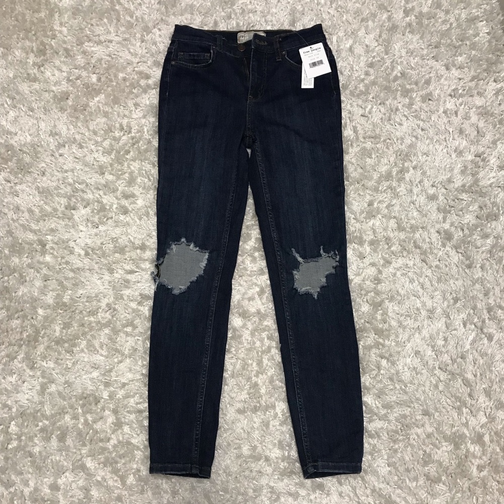 Free People Buster Knee Jeans size 26